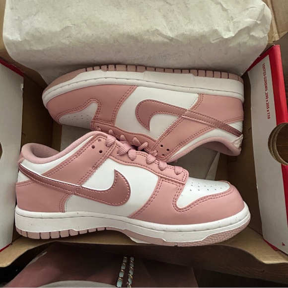 Nike Dunk Low GS Pink White Sneakers New in Box Youth 7Y Women 8.5 - Picture 3 of 10